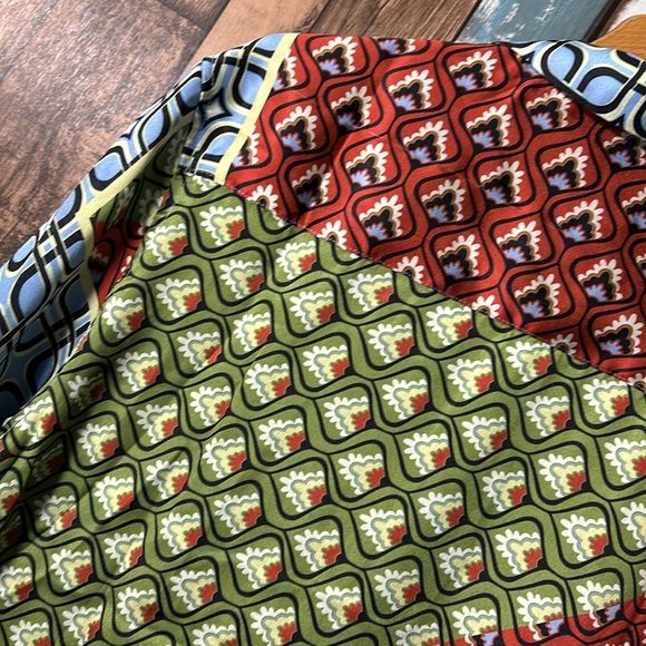 Juny small patterned button down short sleeve shirt - Picture 12 of 12